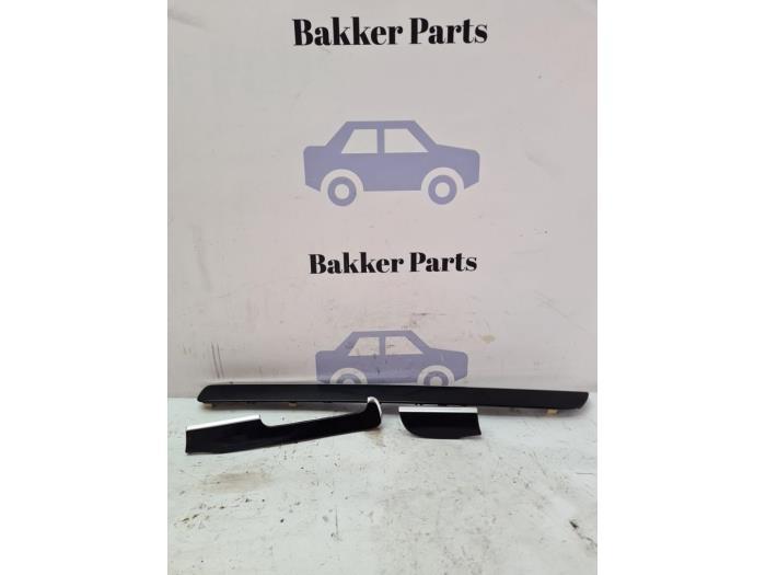 Dashboard sierlijst van een Volkswagen Golf, Auto-onderdelen, Dashboard en Schakelaars, Volkswagen, Gebruikt, 3 maanden garantie