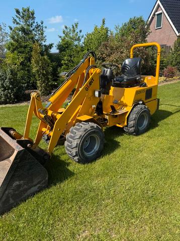 Giant 261 mini shovel  beschikbaar voor biedingen