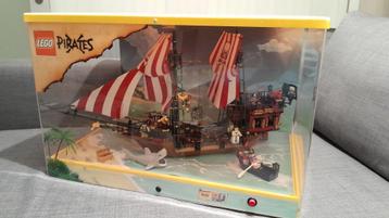 vitrine magasin LEGO bateau pirate  beschikbaar voor biedingen