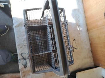 Bestekmand vaatwas beschikbaar voor biedingen