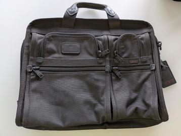 Tumi Alpha Aktetas/ Laptoptas, Enlèvement, Comme neuf, Porte-document