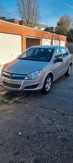 Opel Astra 1.8 avec 26500 km !, Autos, Argent ou Gris, Achat, Carnet d'entretien, Noir