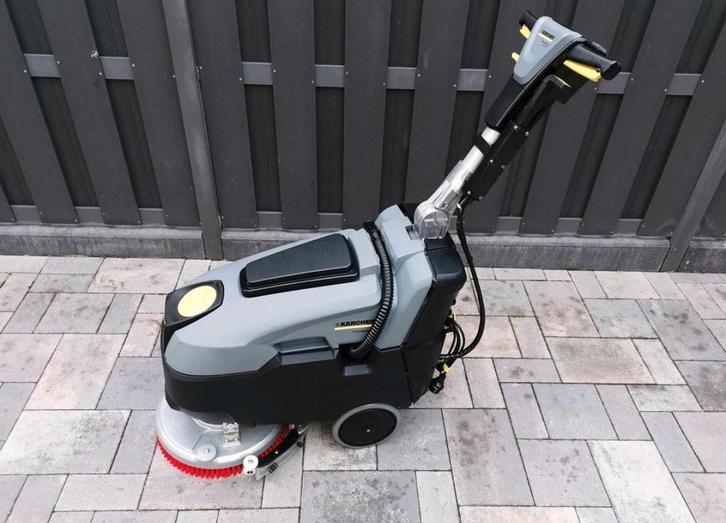 Kärcher BD 40/12C Professional Schrobzuigmachine Nieuwe Accu, Doe-het-zelf en Bouw, Reinigingsmachines, Zo goed als nieuw, Schrobmachine