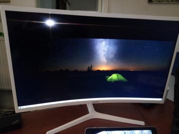 Samsung 32 inch scherm beschikbaar voor biedingen