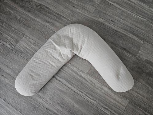 Coussin d'allaitement Beaba. Vert ou gris., Kinderen en Baby's, Babyvoeding en Toebehoren, Zo goed als nieuw, Voedingskussen