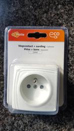 prise avec mise à la terre (NR115a), Enlèvement ou Envoi, Neuf, Interrupteur