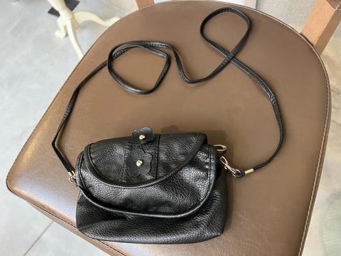 zwart handtasje, Handtassen en Accessoires, Tassen | Damestassen, Zo goed als nieuw, Schoudertasje, Zwart, Ophalen of Verzenden