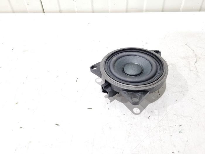 Haut-parleur d'un Volvo XC60, Autos : Pièces & Accessoires, Électronique & Câbles, Volvo, Utilisé, 3 mois de garantie, Enlèvement ou Envoi