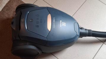 Aspirateur très bon état beschikbaar voor biedingen