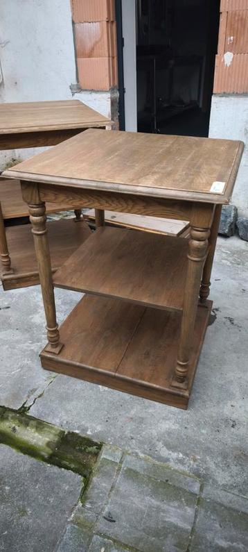 Vitrinekast met eikenhouten console  beschikbaar voor biedingen