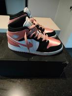 Air Jordan 1mid nike, Vêtements | Femmes, Chaussures, Rose, Sneakers et Baskets, Nike Jordan, Comme neuf