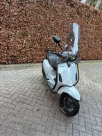 Vespa sprint nardo grey, Fietsen en Brommers, Ophalen of Verzenden, Zo goed als nieuw