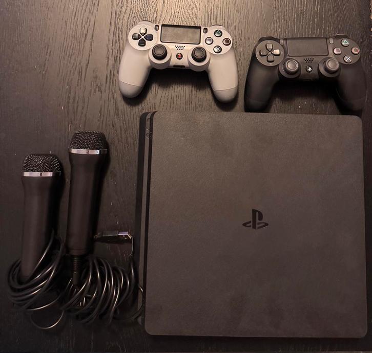 Playstation 4 Slim Edition - 500GB inclusief games, Games en Spelcomputers, Spelcomputers | Sony PlayStation 4, Zo goed als nieuw