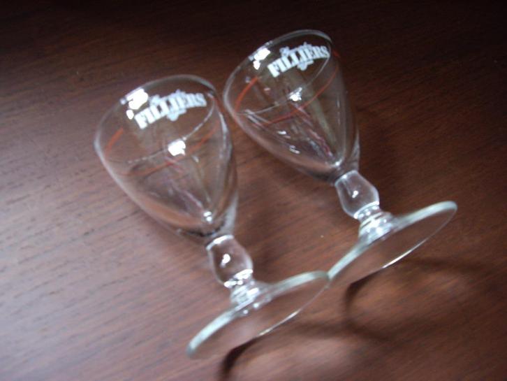 2 Distillerie FILLIERS 100 jaar Graanstokerij-glazen., Verzamelen, Glas en Drinkglazen, Zo goed als nieuw, Overige typen, Ophalen of Verzenden
