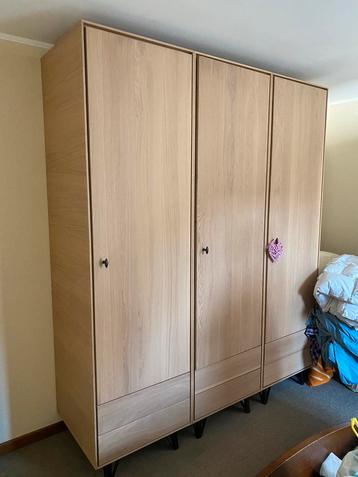Formica kleerkast beschikbaar voor biedingen