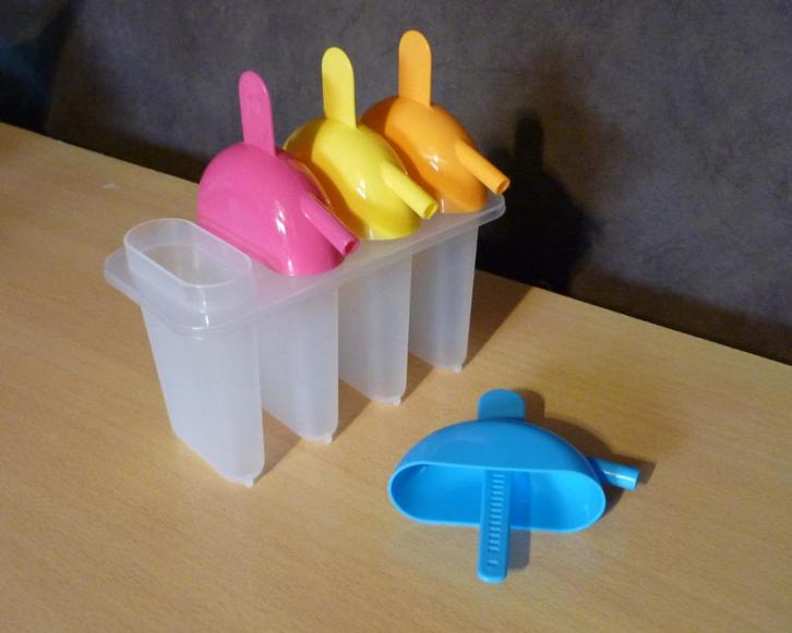IJsjesmaker vormen in 4 kleuren, Huis en Inrichting, Keuken | Tupperware, Ophalen of Verzenden