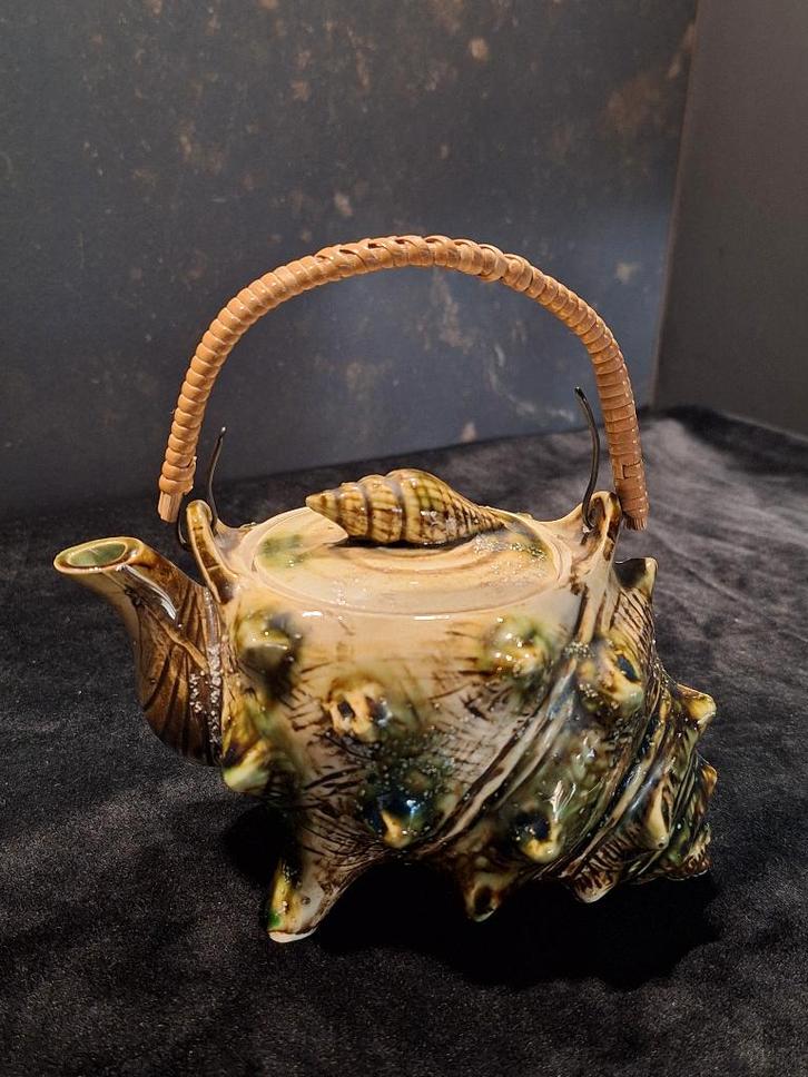 Vintage theekan in de vorm van een schelp, majolica, Antiek en Kunst, Curiosa en Brocante, Ophalen of Verzenden