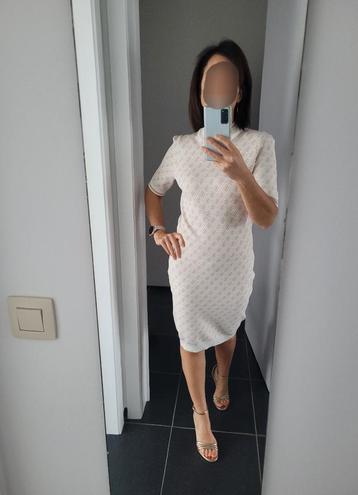 NIEUW kleed GUESS strech beschikbaar voor biedingen