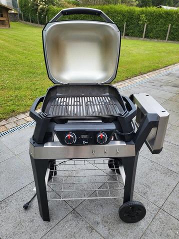 Weber Pulse 2000 + onderstel op wielen en beschermhoes beschikbaar voor biedingen