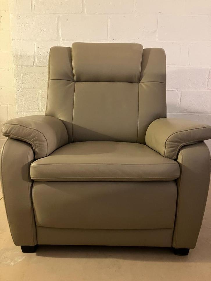 Lederen fauteuil – comfortabele zetel in goede staat, Huis en Inrichting, Fauteuils, Zo goed als nieuw, Leer, 75 tot 100 cm, 75 tot 100 cm