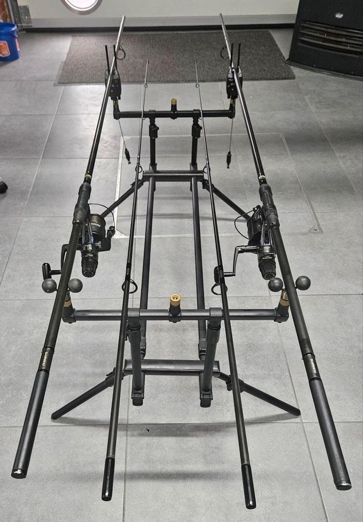 Complete uitrusting voor karpervissen, Watersport en Boten, Hengelsport | Karpervissen, Zo goed als nieuw, Ophalen