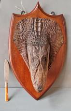 Victorian sleeping croc op mahonie schild, Verzamelen, Dierenverzamelingen, Ophalen of Verzenden, Gebruikt, Reptiel of Amfibie