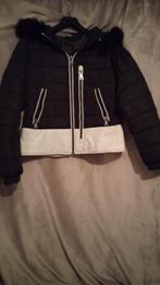 Hippe vest met een kap, Zwart, Maat 36 (S), Gedragen, Ophalen