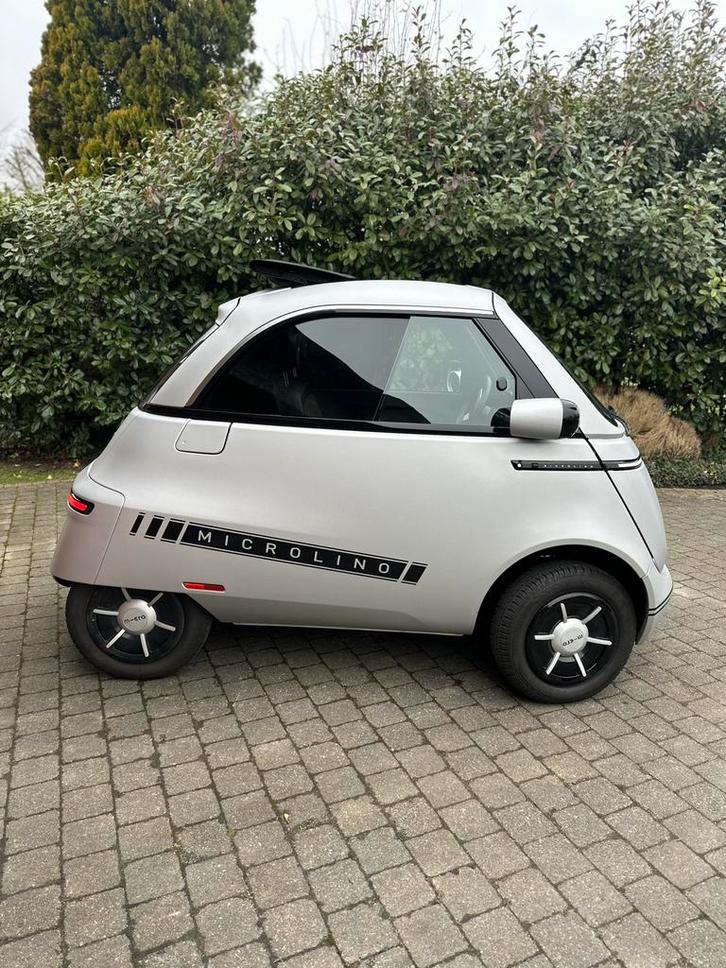 Microlino Pioneer série n 776/999, 90 kmh, 177 km, 10,5 kWh, Autos, Autos Autre, Particulier, Bluetooth, Ordinateur de bord, Verrouillage central