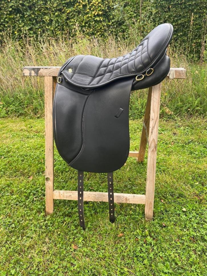 Nieuw Massimo Trail zadel 36 - 18,5 inch, Dieren en Toebehoren, Paarden en Pony's | Zadels, Nieuw, Ophalen of Verzenden