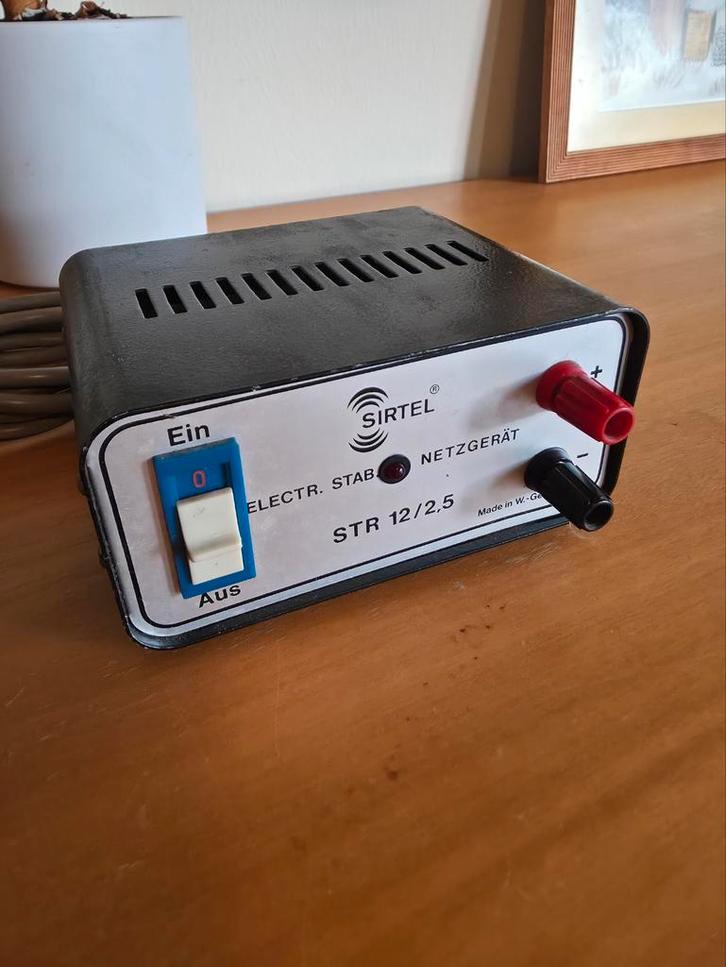 Oude voedingstransfo Sirtel, Verzamelen, Militaria | Algemeen, Overige soorten, Overige typen, Ophalen of Verzenden