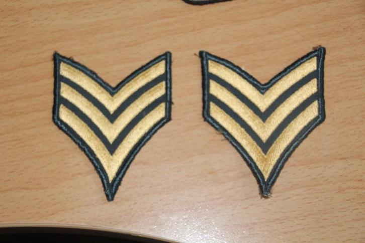 US paar graden „Sergeant”, Verzamelen, Militaria | Tweede Wereldoorlog, Landmacht, Embleem of Badge, Verzenden