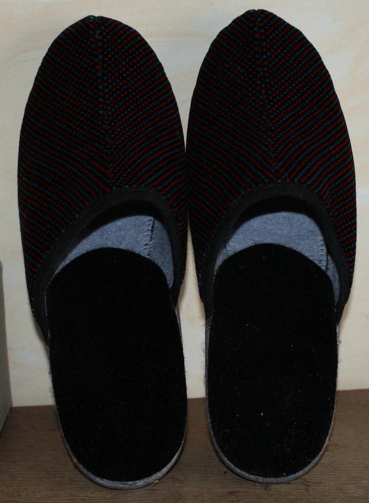 Mules, velour bleu/rouge, semelles grises T 38 ** NEUVES **, Vêtements | Femmes, Chaussures, Neuf, Sandales et Mûles, Bleu, Enlèvement ou Envoi