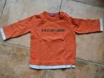 Oranje longsleeve met opschrift, maat 80, Kinderen en Baby's, Ophalen of Verzenden, Gebruikt
