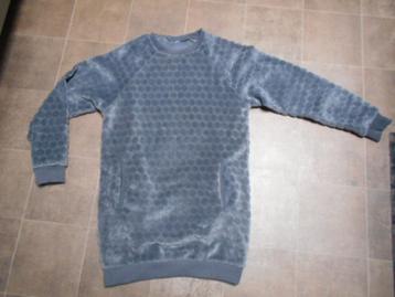 Grijze lange trui met 2 zakken / Maat S beschikbaar voor biedingen