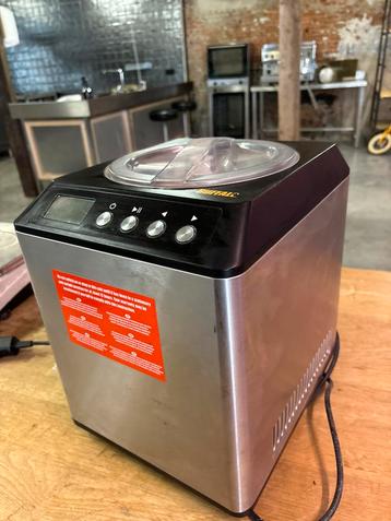 Ijsmachine beschikbaar voor biedingen