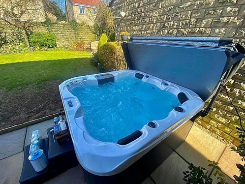 Degelijke jacuzzi kopen💦korting 40% beste prijs kwaliteit, Huis en Inrichting, Overige Huis en Inrichting, Nieuw, Ophalen
