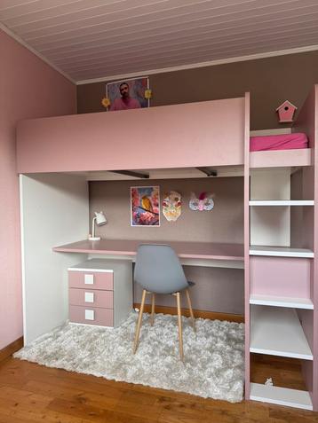 Lit mezzanine avec bureau et comode de rangement beschikbaar voor biedingen