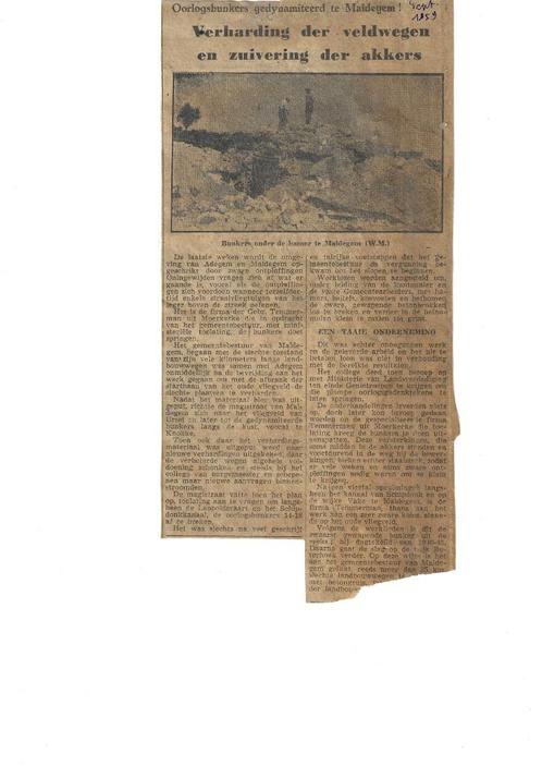 Oud krantenartikel met foto van kapotte bunkers uit 40-45, Livres, Histoire mondiale, Utilisé, Europe, 20e siècle ou après, Envoi