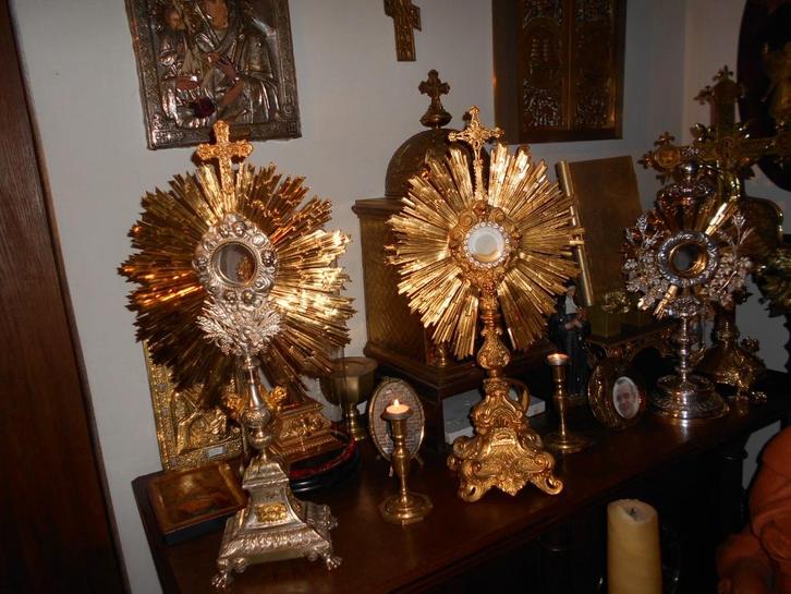 te koop gevraagd: kelken-cibories-monstrans-, Antiquités & Art, Antiquités | Objets religieux, Enlèvement