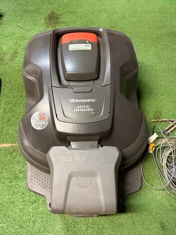 Tondeuse robot automower Husqvarna 310, Enlèvement, Comme neuf, 20 à 25 cm, Contrôlable via l'application