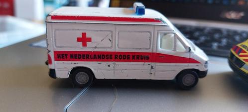 H0LK 0929 MERCEDES-BENZ BESTELBUSJES AMBULANCES 1:87., Hobby en Vrije tijd, Modelauto's | 1:87, Gebruikt, Auto, SIKU, Verzenden