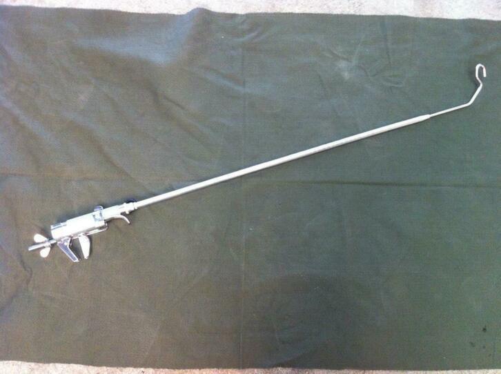 Infuusstandaard tafelmodel in lederen foudraal (400 gram), Diversen, Braces