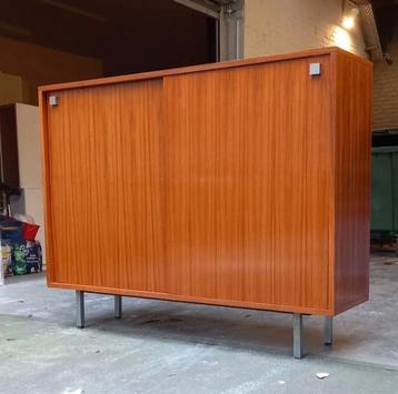 Alfred Hendrickx Belform vintage dressoir uit de jaren 60  beschikbaar voor biedingen