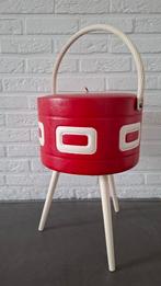 Retro naaikoffer, Enlèvement