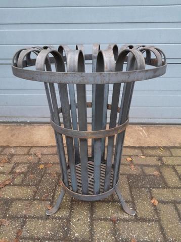 Warmte, sfeer en gezelligheid met deze vuurkorf beschikbaar voor biedingen