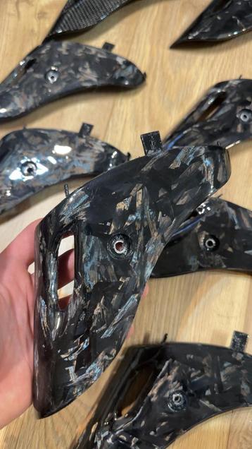 Vespa carbon onderdelen beschikbaar voor biedingen