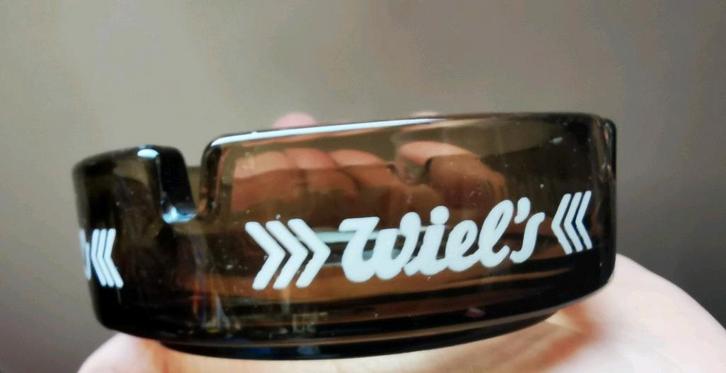 Wiel's bieren asbak in gebrand glas, Verzamelen, Biermerken, Zo goed als nieuw, Glas of Glazen, Ophalen of Verzenden