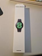 Samsung Galaxy watch 4 met draadloze lader en lederen band, Handtassen en Accessoires, Smartwatches, Wit, Ophalen of Verzenden