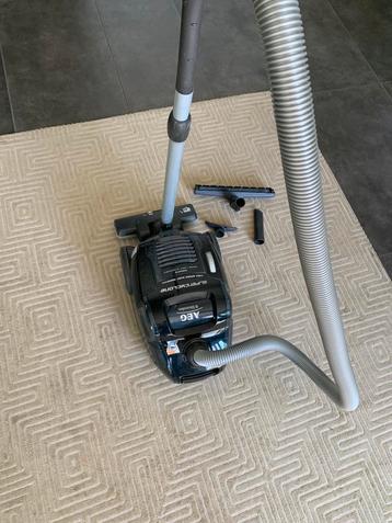 Stofzuiger zonder zak AEG, Aspirateur, Réservoir, Utilisé, Enlèvement