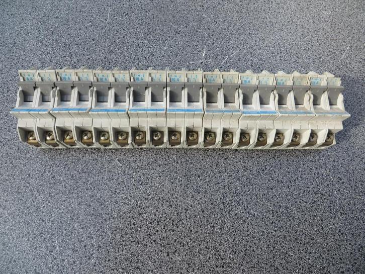 zekering / automaten / verliesstroomschakelaars, Doe-het-zelf en Bouw, Elektriciteit en Kabels, Ophalen
